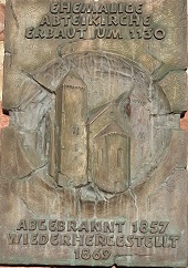 Bronzereliefs in Neustadt a. Main mit falschen Daten